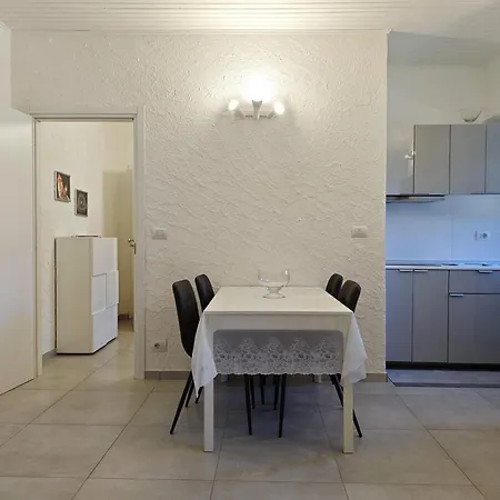 Hostdomus - Stella Alpina Apartman *